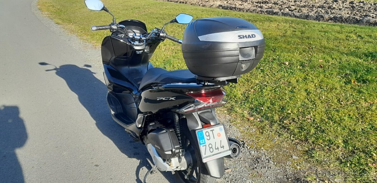 Honda PCX 125 - 1 majitel TOP STAV - 4