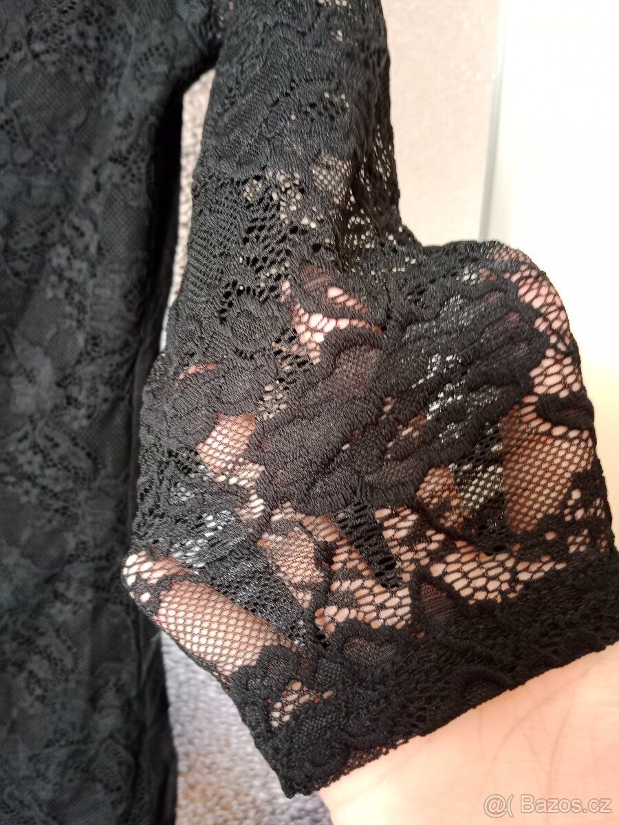 Dámská černá krajková halenka - 4