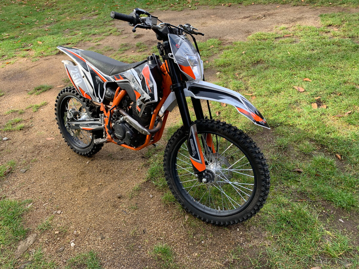 LeraMOTORS Killer 250 ccm - 4