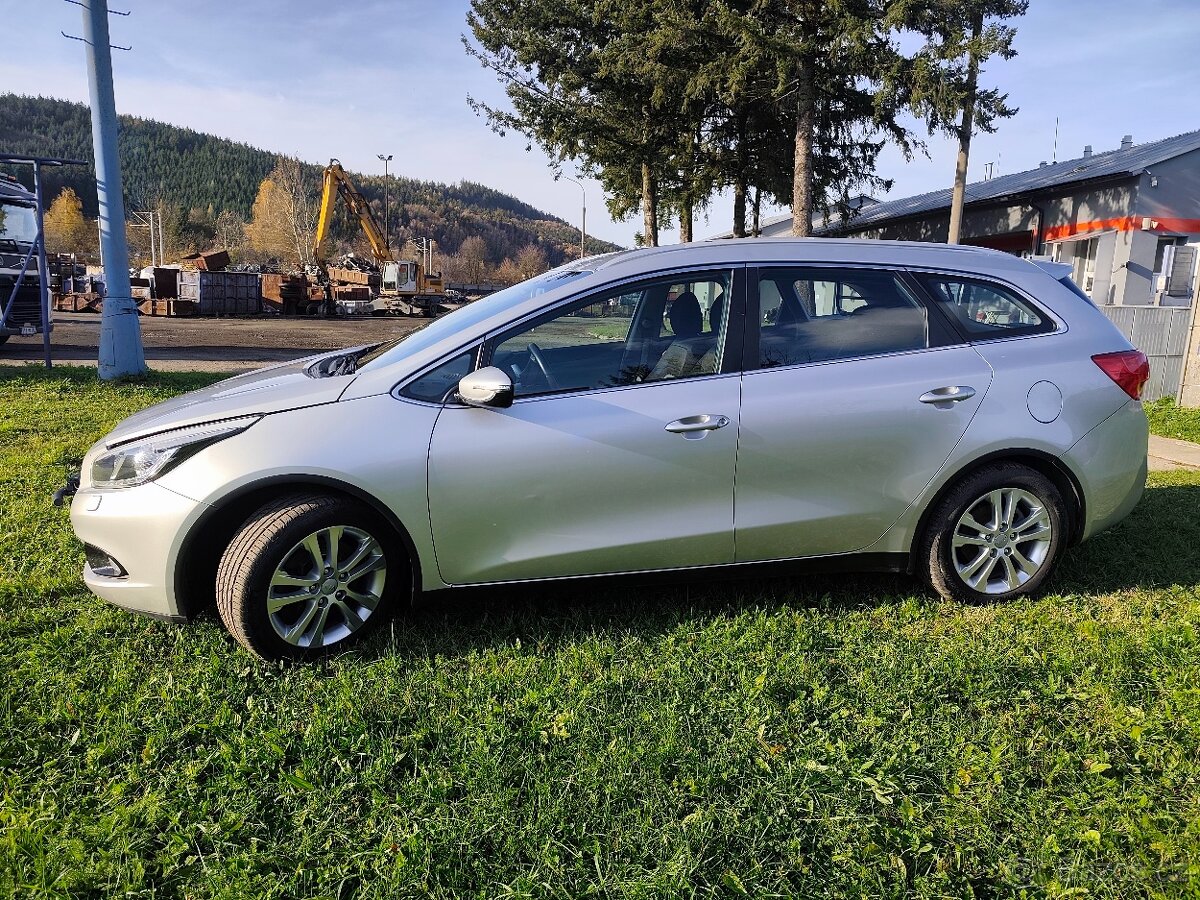 Kia Ceed SW 1.6 CRDi – kombík - 4