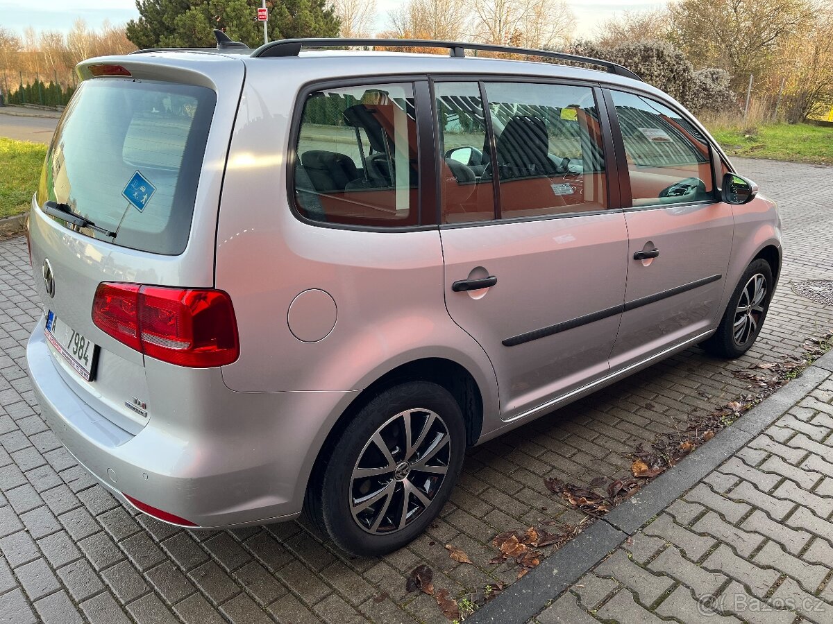 VW Touran 1.6 TDi DSG Serviska - 4
