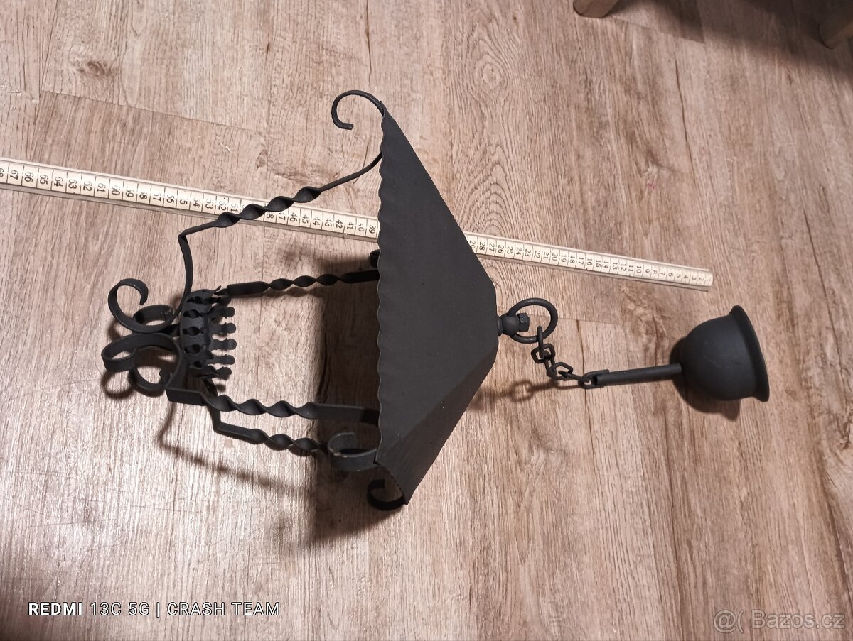 Stará kovaná lampa - 4