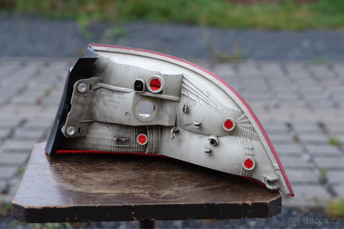 Škoda Superb 2 - zadní světlo - 4