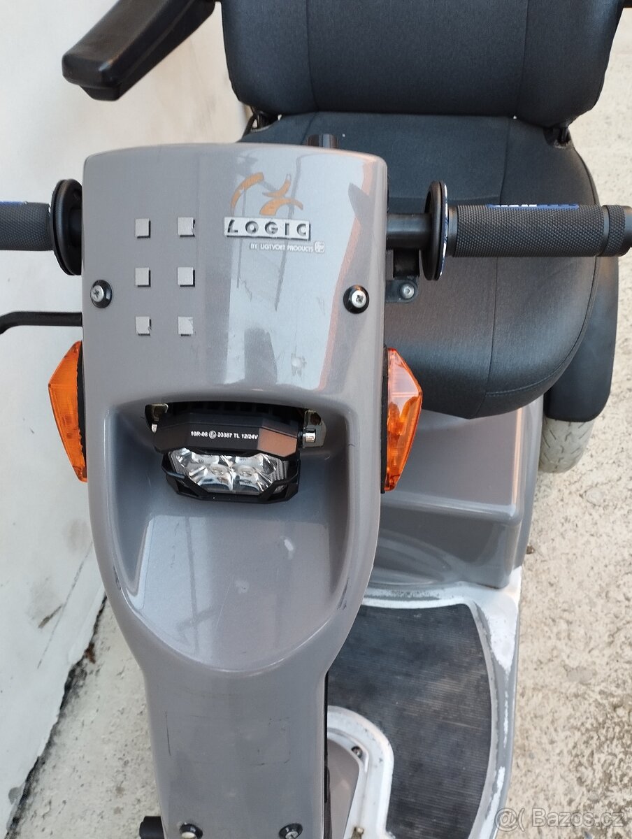 Prodám invalidní elektro vozík - 4