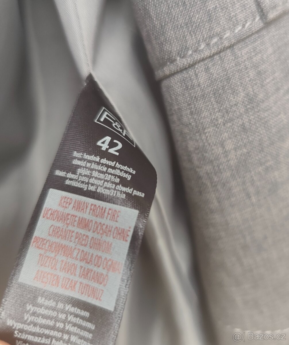 Šatový kostým - 4