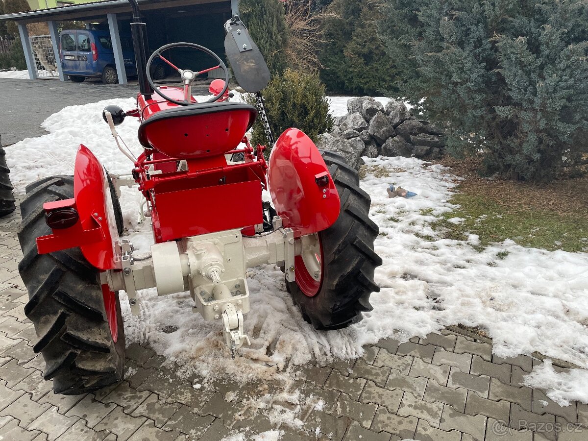 Zetor. 25 - 4