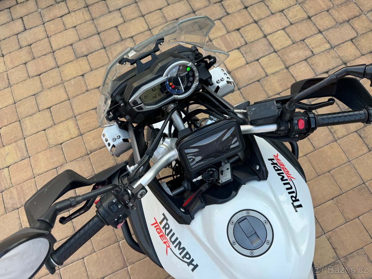 Triumph Tiger 800