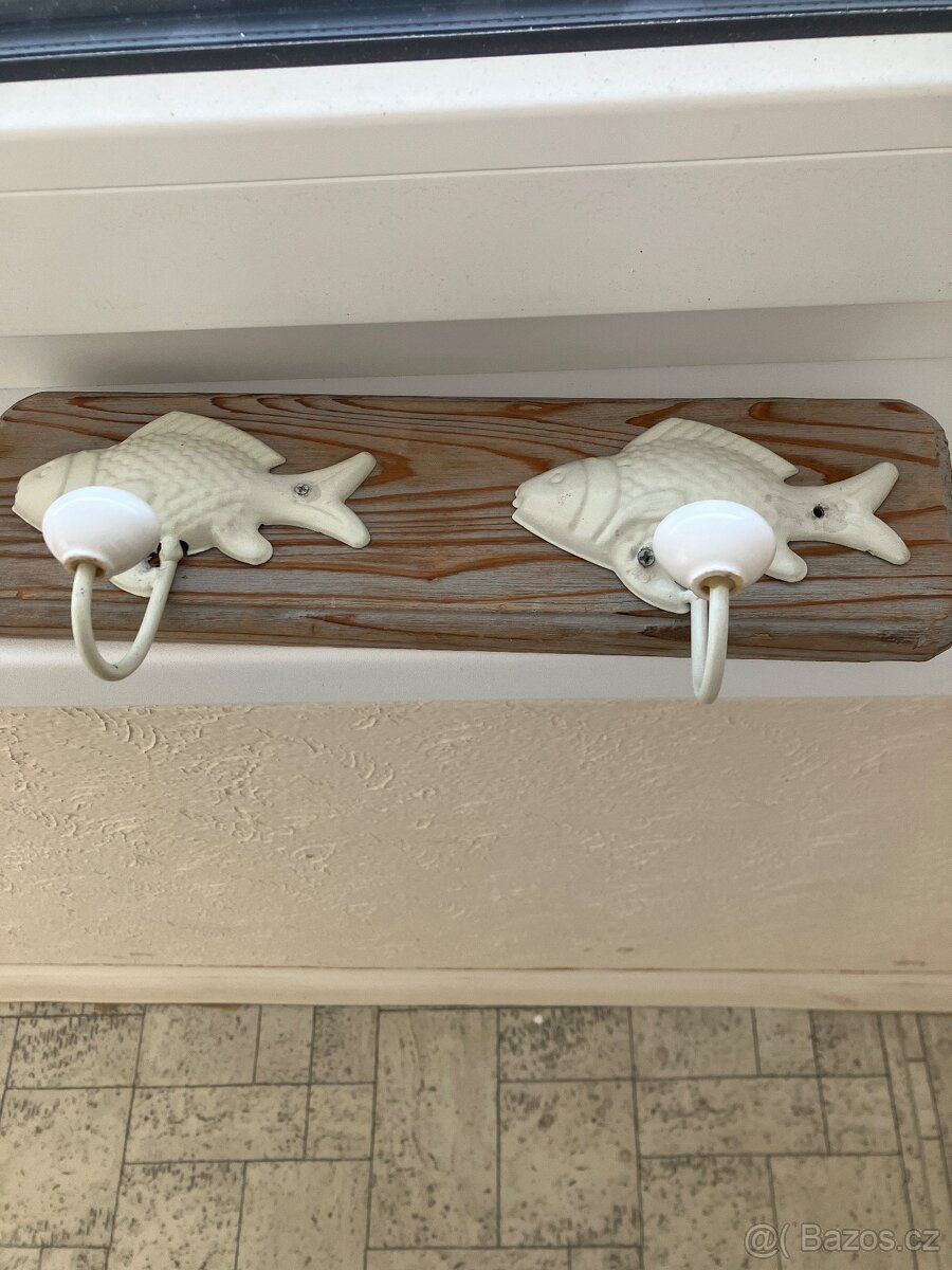 Kovový věšák - 4