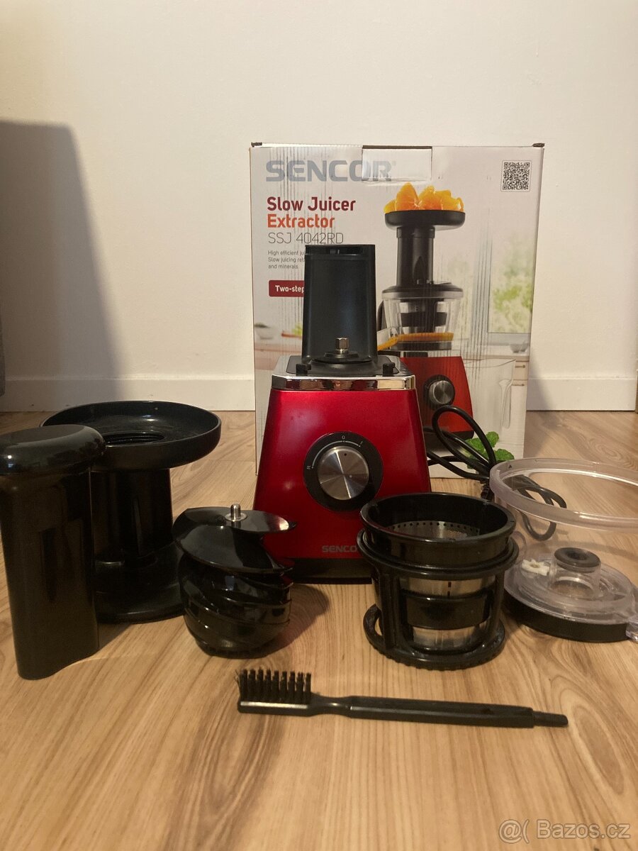 Elektrický šnekový odšťavňovač Sencor SSJ 4042RD – výborný s - 4