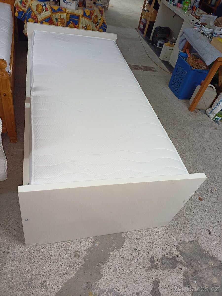 Prodám hezkou postel IKEA 90 x 200 cm - 4