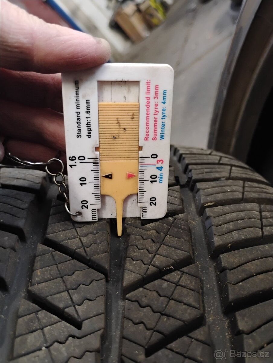 Prodám zimní pneu 225/45 R18 XL - 4