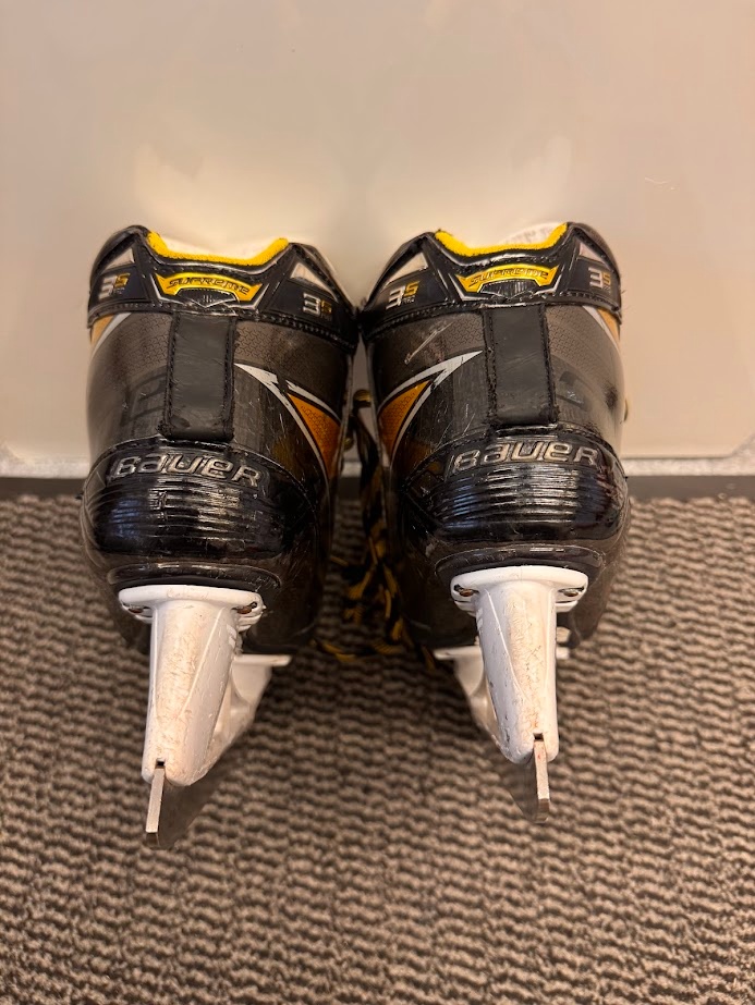 BRANKÁŘSKÉ BRUSLE BAUER SUPREME 3S PRO vel. 39/5 EE - 4