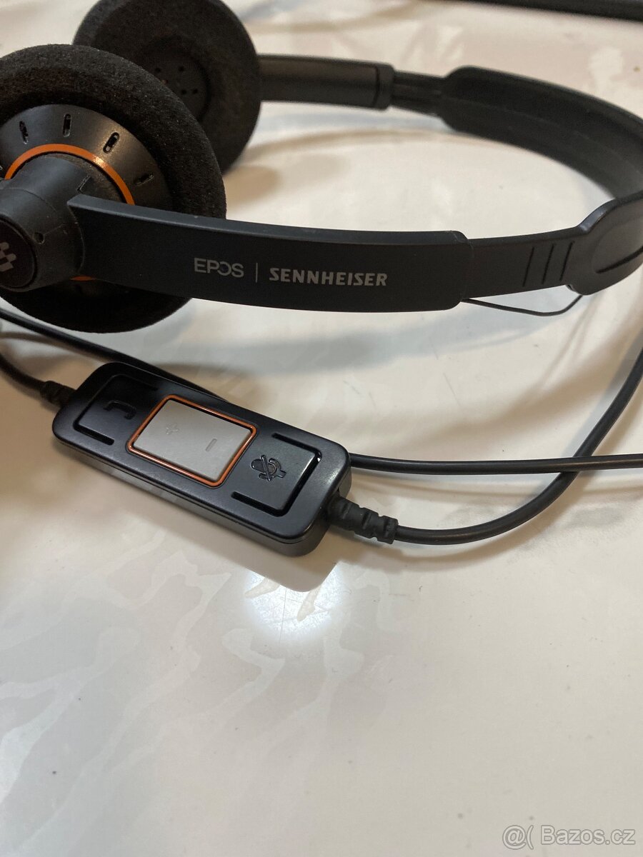 3x monitor Samsung /Acer + příslušenství - 4