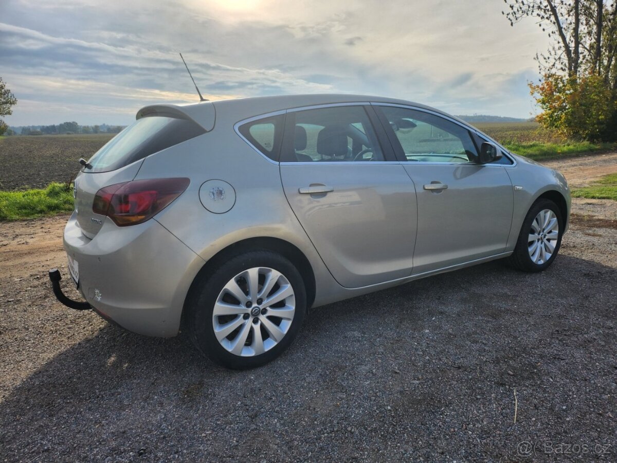 Opel Astra 1.4 16V - 4