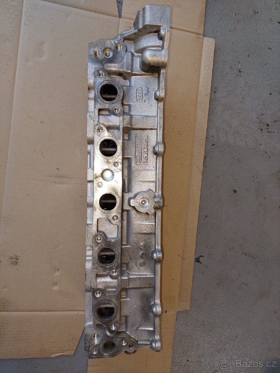 Hlava válců VOLVO 2.4D5,120kW - 4