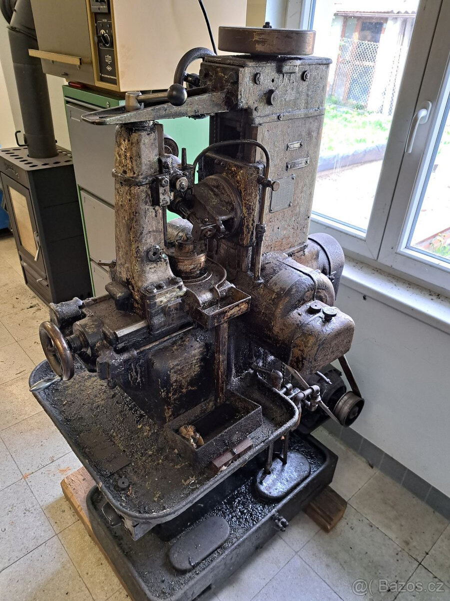 Odvalovací frézka Pfauter RS000 - 4