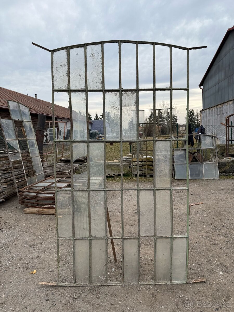 Tovární okno 57 - 4