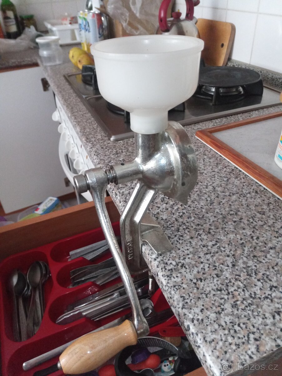 Univerzální ruční mlýnek Porkert - 4