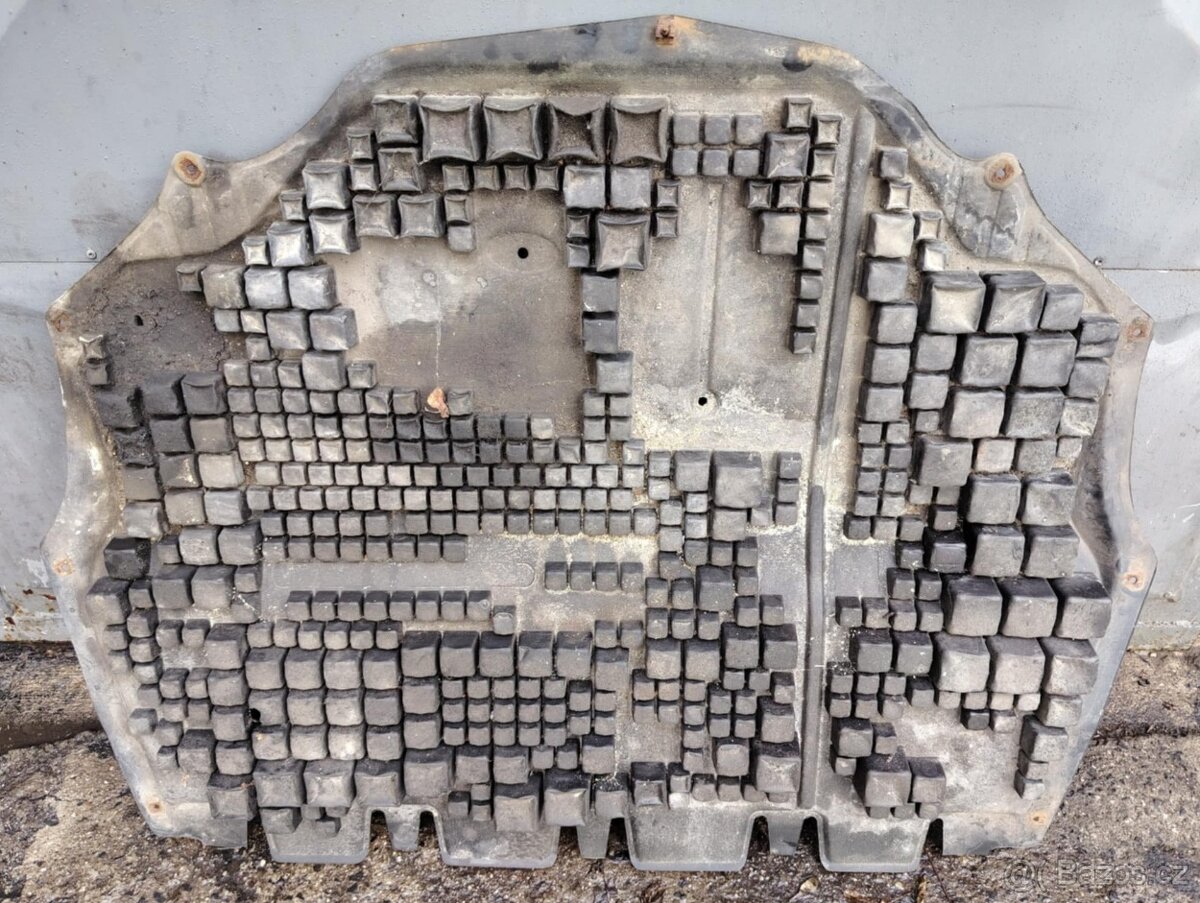 prodám vrchní a spodní kryt motoru na Škodu Fabii TDI - 4