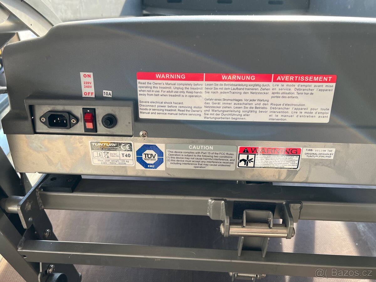 TUNTURI T40 profesionální běžecký pás - 4