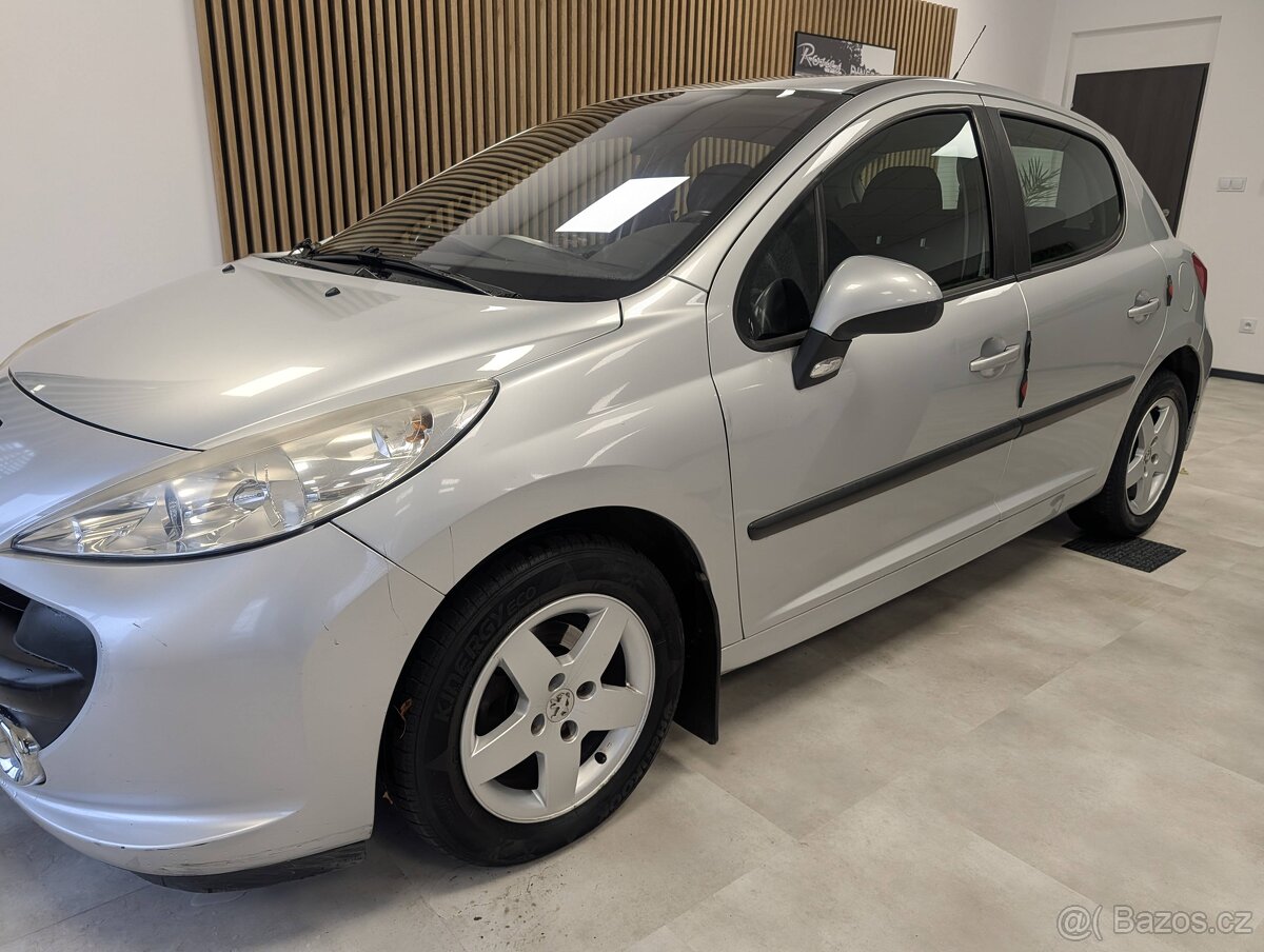 Peugeot 207 1,4 i - 4