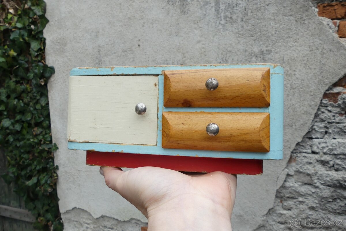 Dřevěný nábytek pro panenky, kuchyňka, kredenc - 4