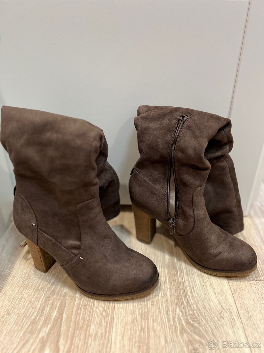 Hnědé kozačky 38 Baťa s kožíškem - 4