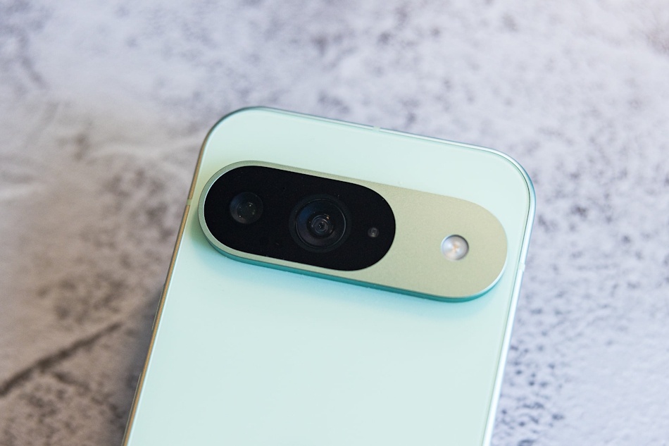 Smartfón Google Pixel 9 5G, zelený + 3ks kryty grátis - 4