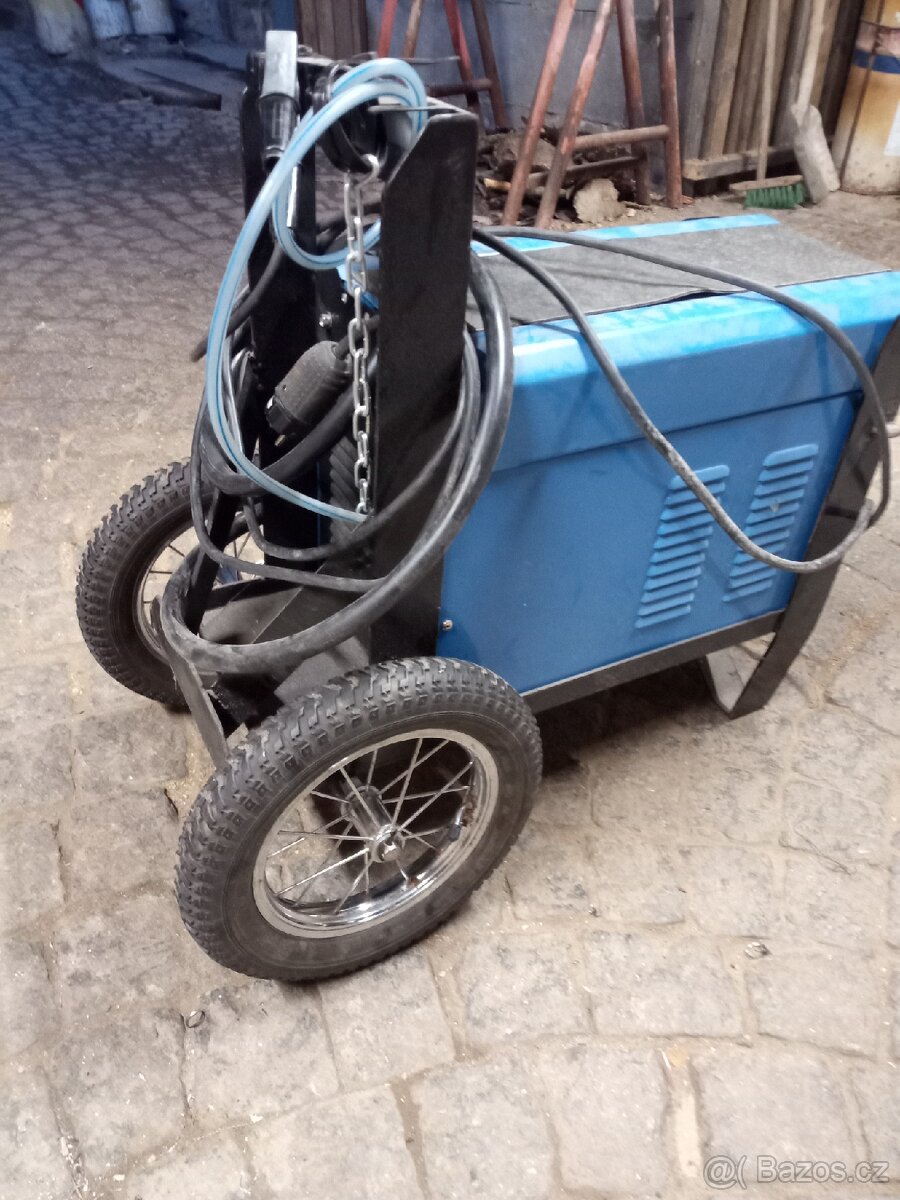Svářečka CO2 - 4
