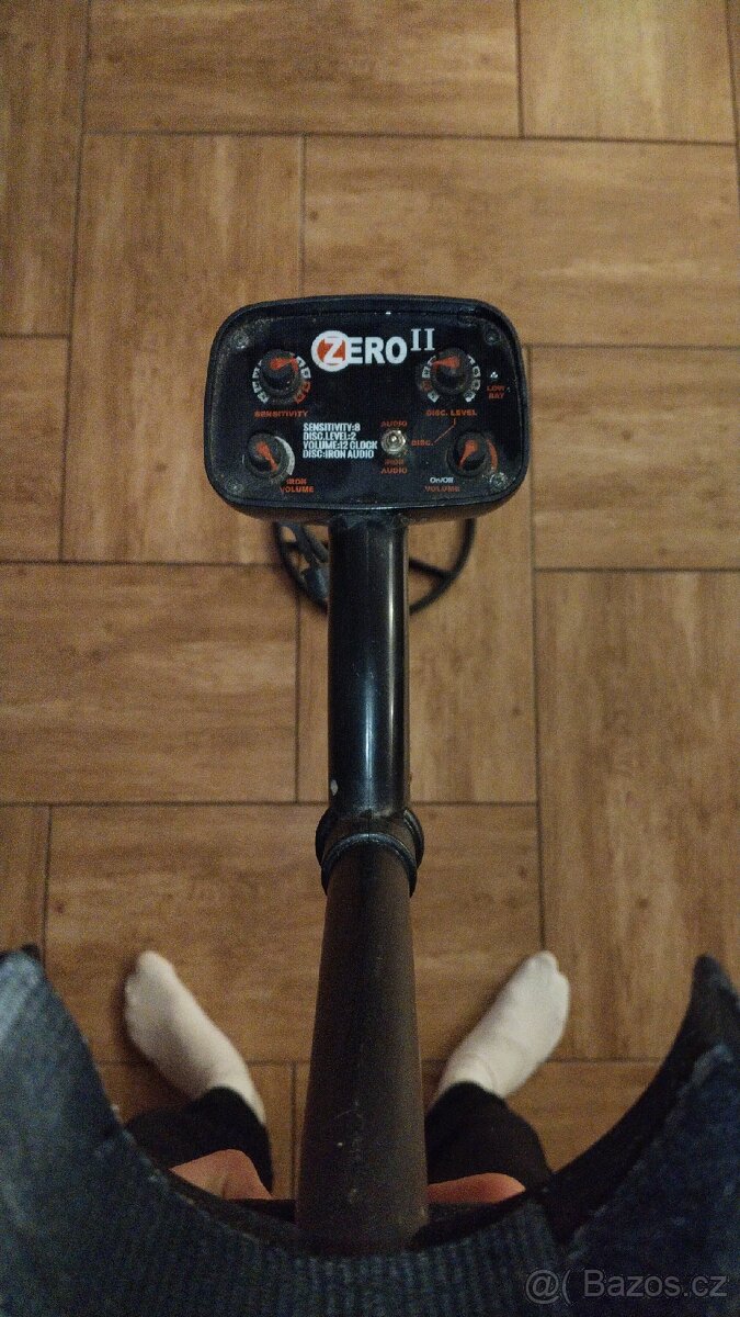 Detektor kovů a ruční detektor kovů - 4