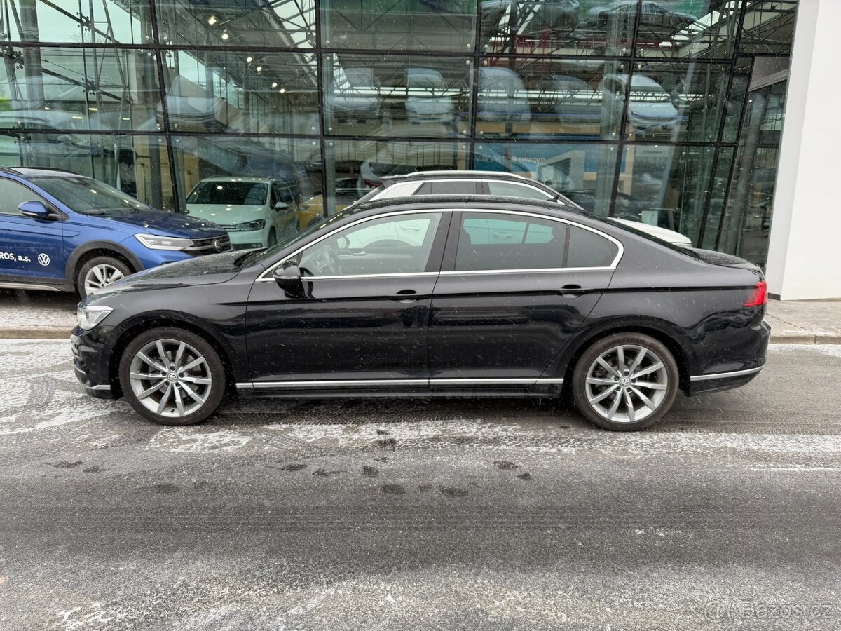 VW PASSAT 1,8 TSI 132kW R-LINE DSG 05/2018, 1.maj ČR 54340km - 4