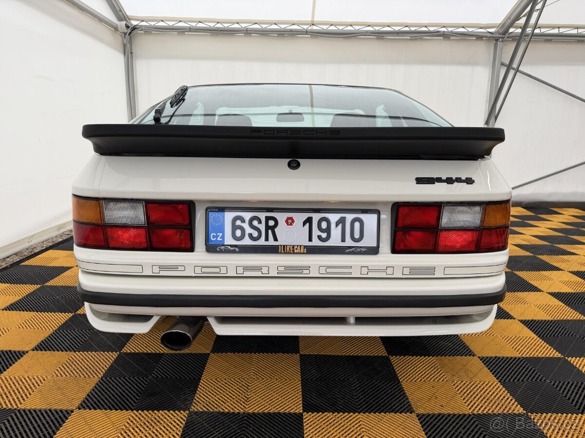 Porsche 944 - 4