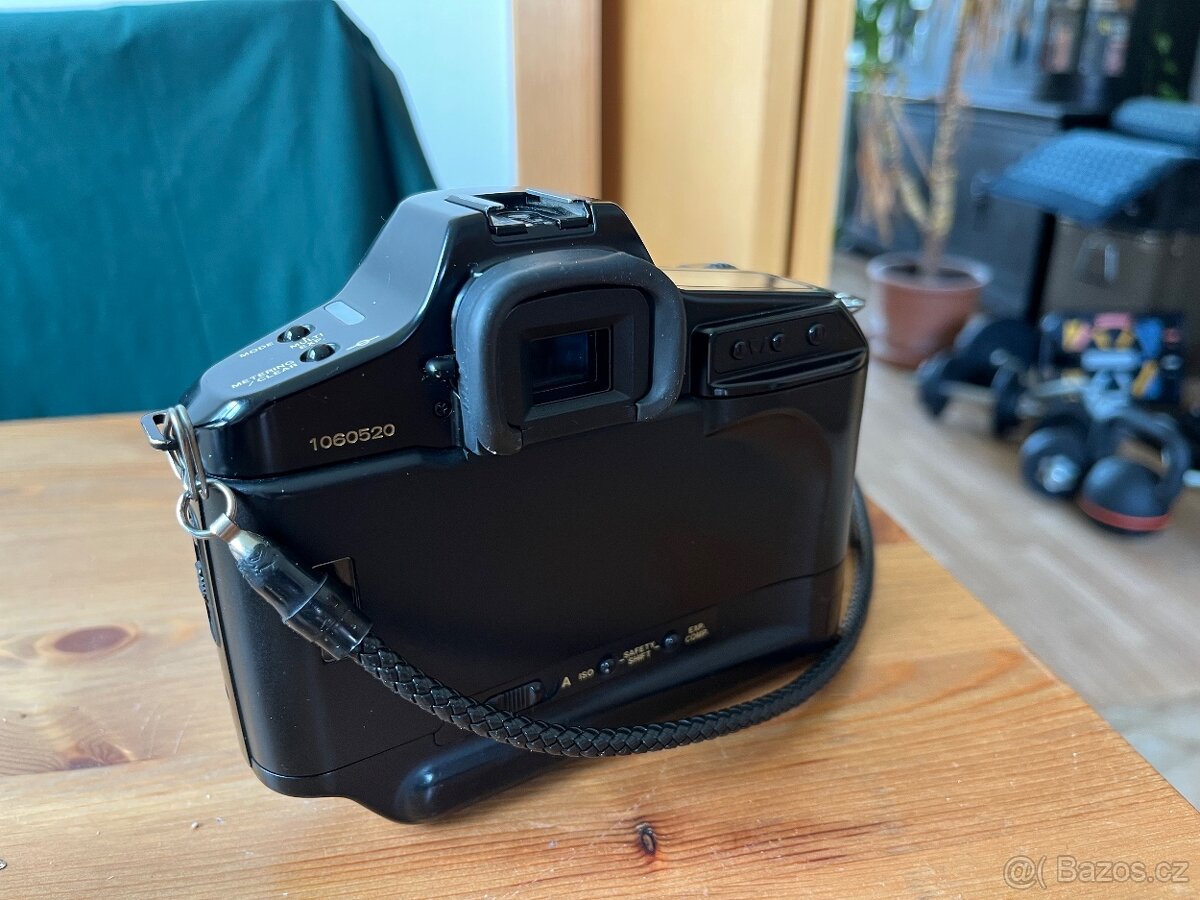 Canon T90 - 4