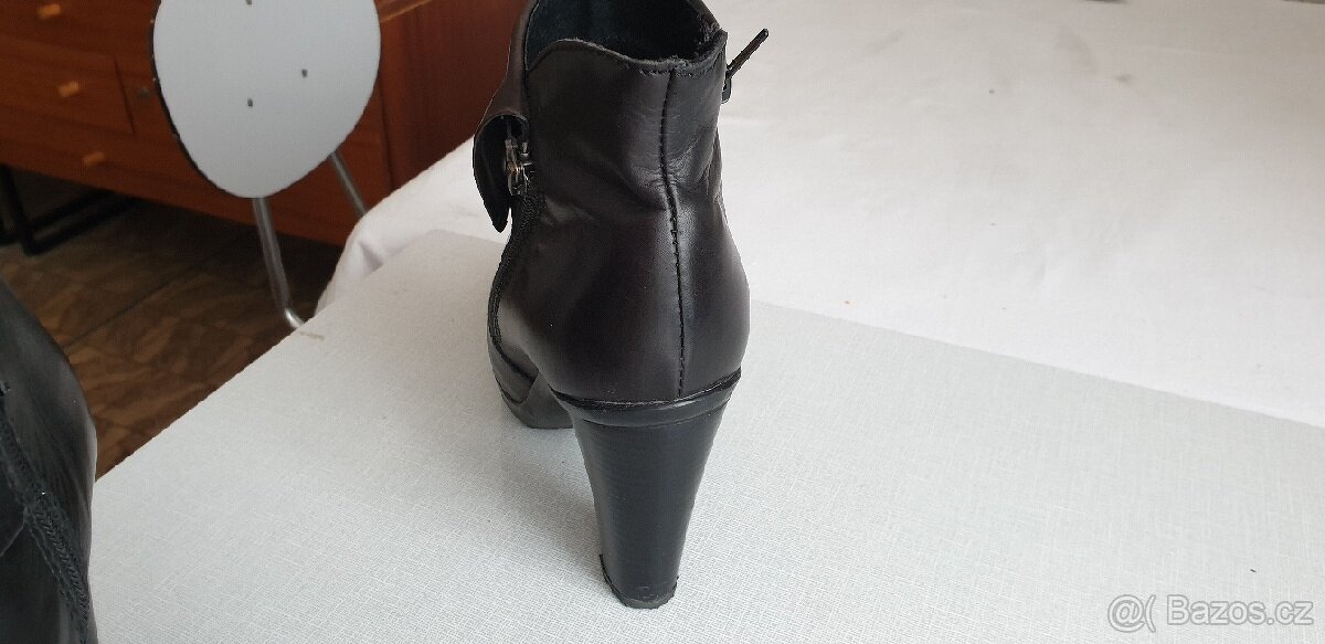 Dámské boty Lasocki vel.39 - 4
