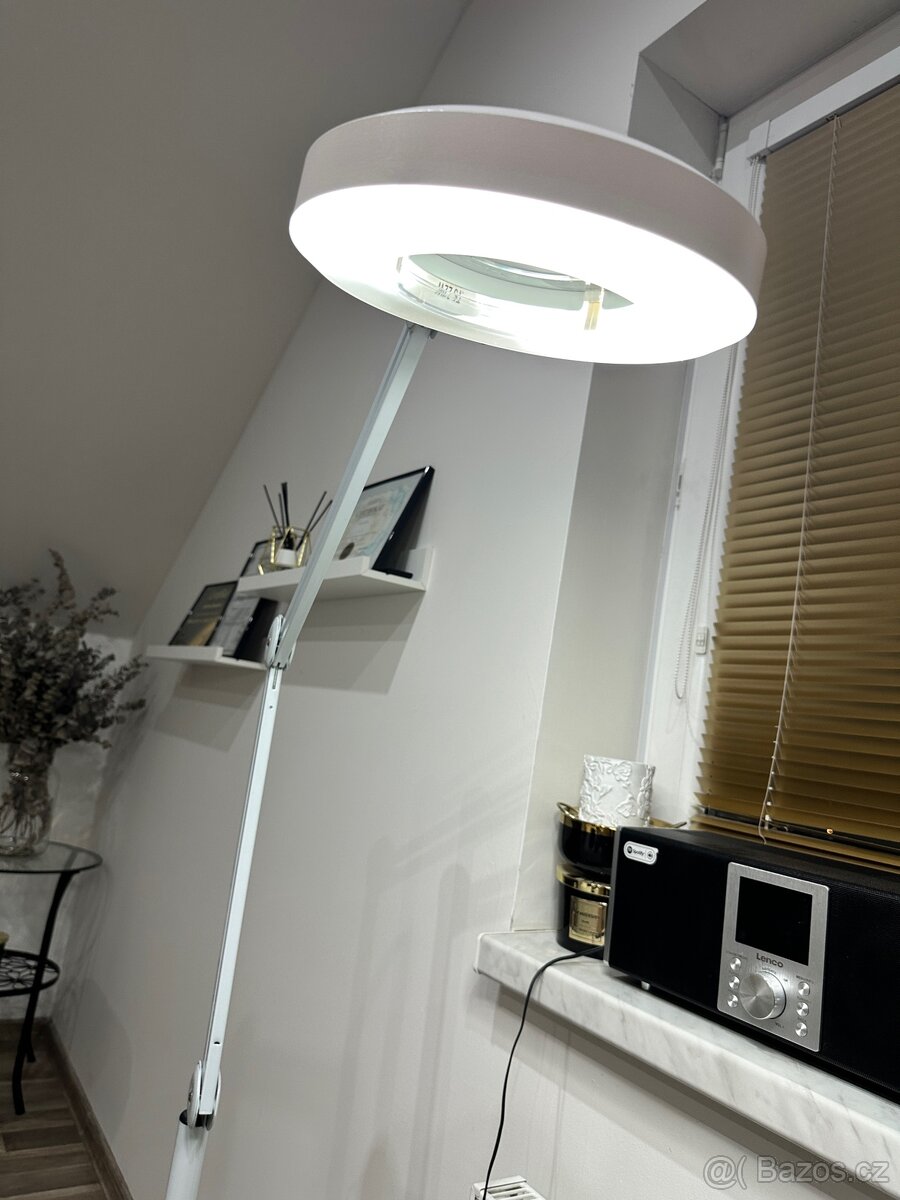 SVĚTLO KOSMETICKÁ LAMPA S LUPOU - 4