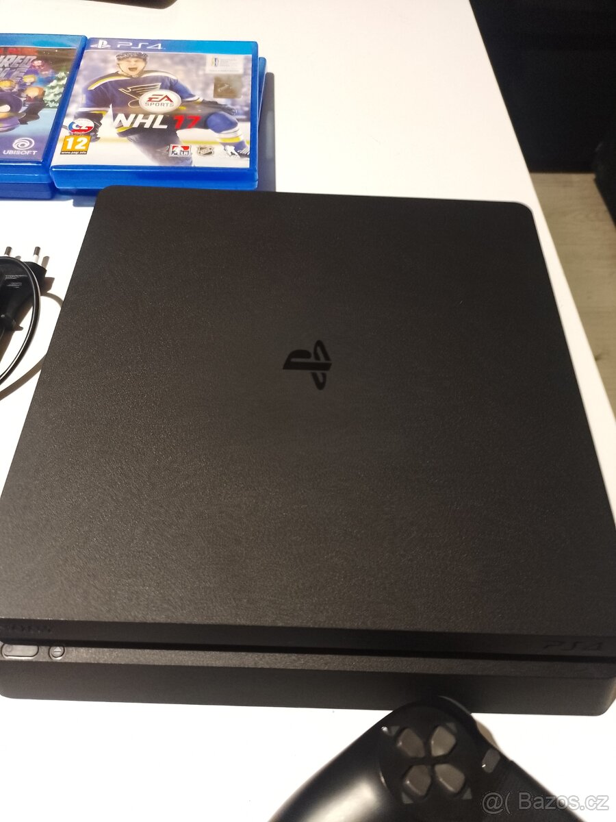 Playstation 4 Slim - 4