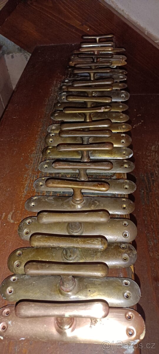 Mosazné kování na okna 19 ks (kliky, kličky) - 4