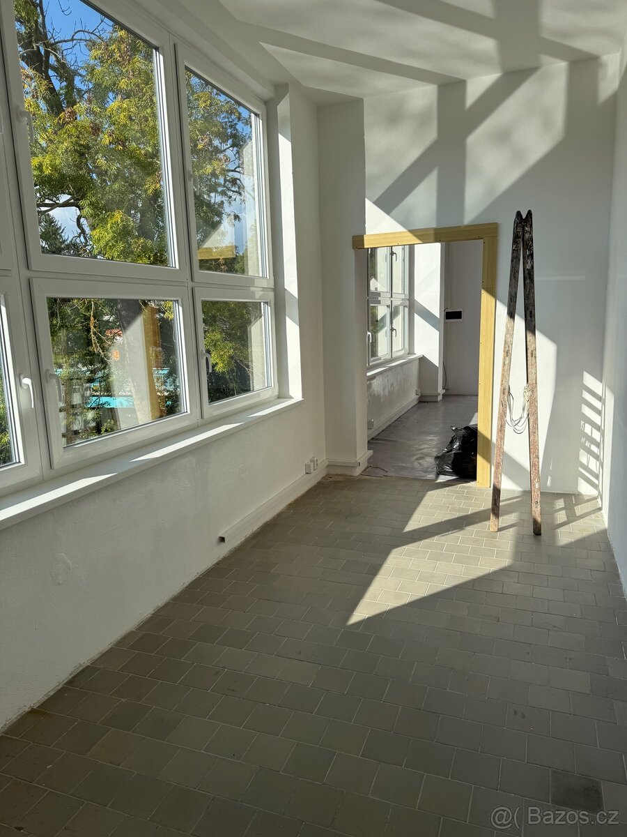 Kancelářské prostory k pronájmu - 4