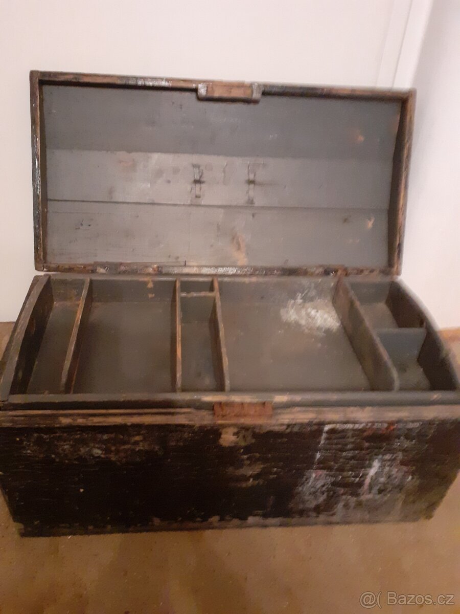 Starožitný vojenský kufr - 4