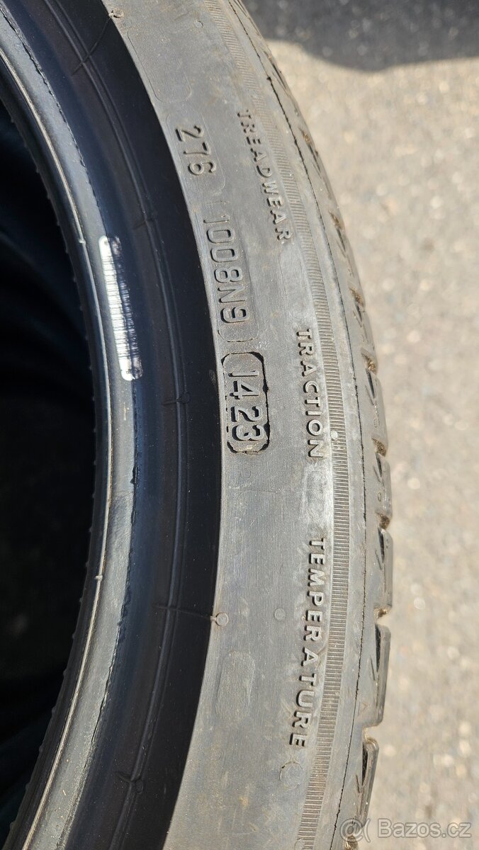 245/40R19 - 4