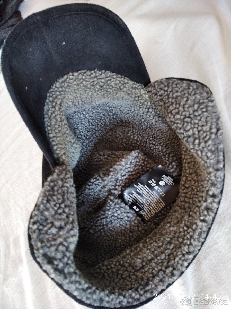 Kabáty bundy čepice šátky - 4