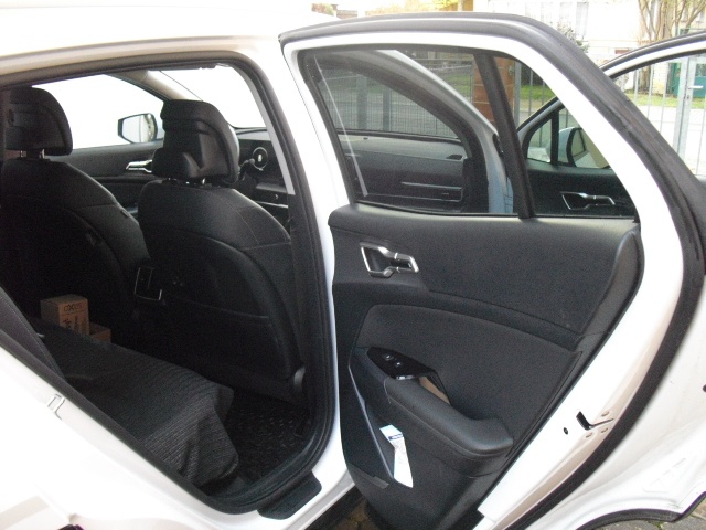 kia sportage 1.6 CRDI 100kw r.v.2022 - 4