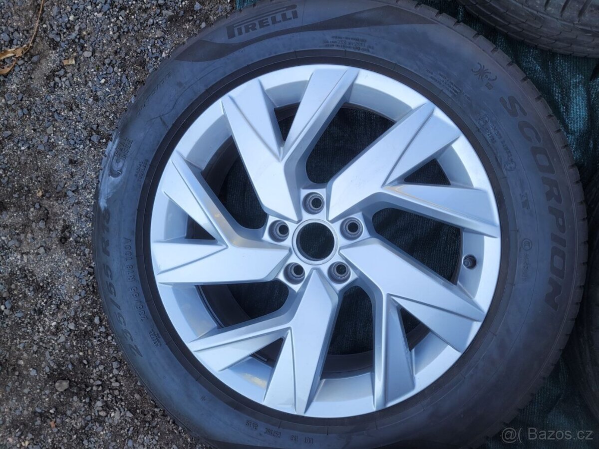 Letní sada Volkswagen Tiguan R18 ET43 Pirelli - 4