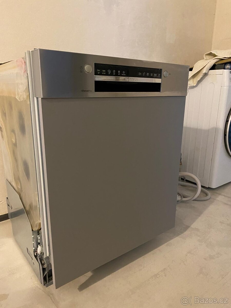 MYČKA NA NÁDOBÍ - 4