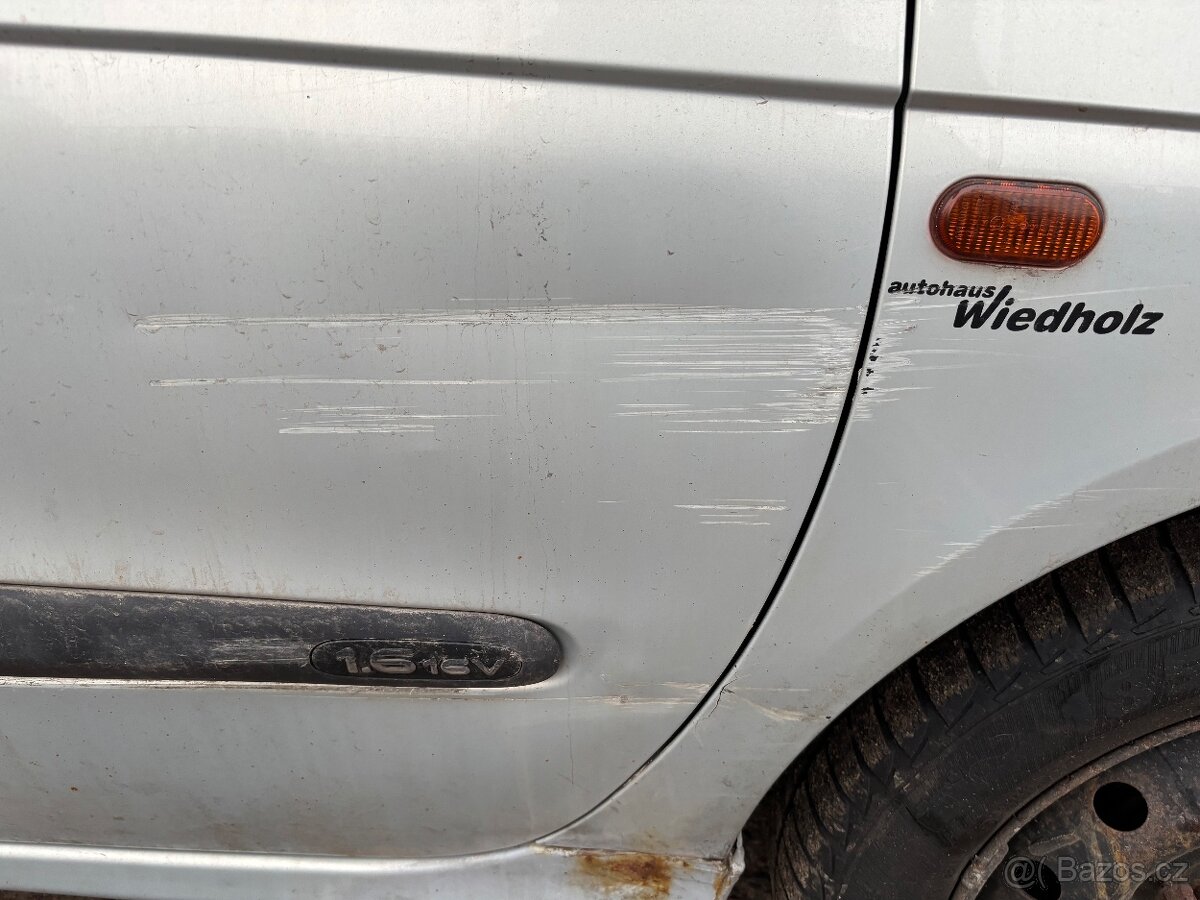 Renault scenic 1.6i - 4