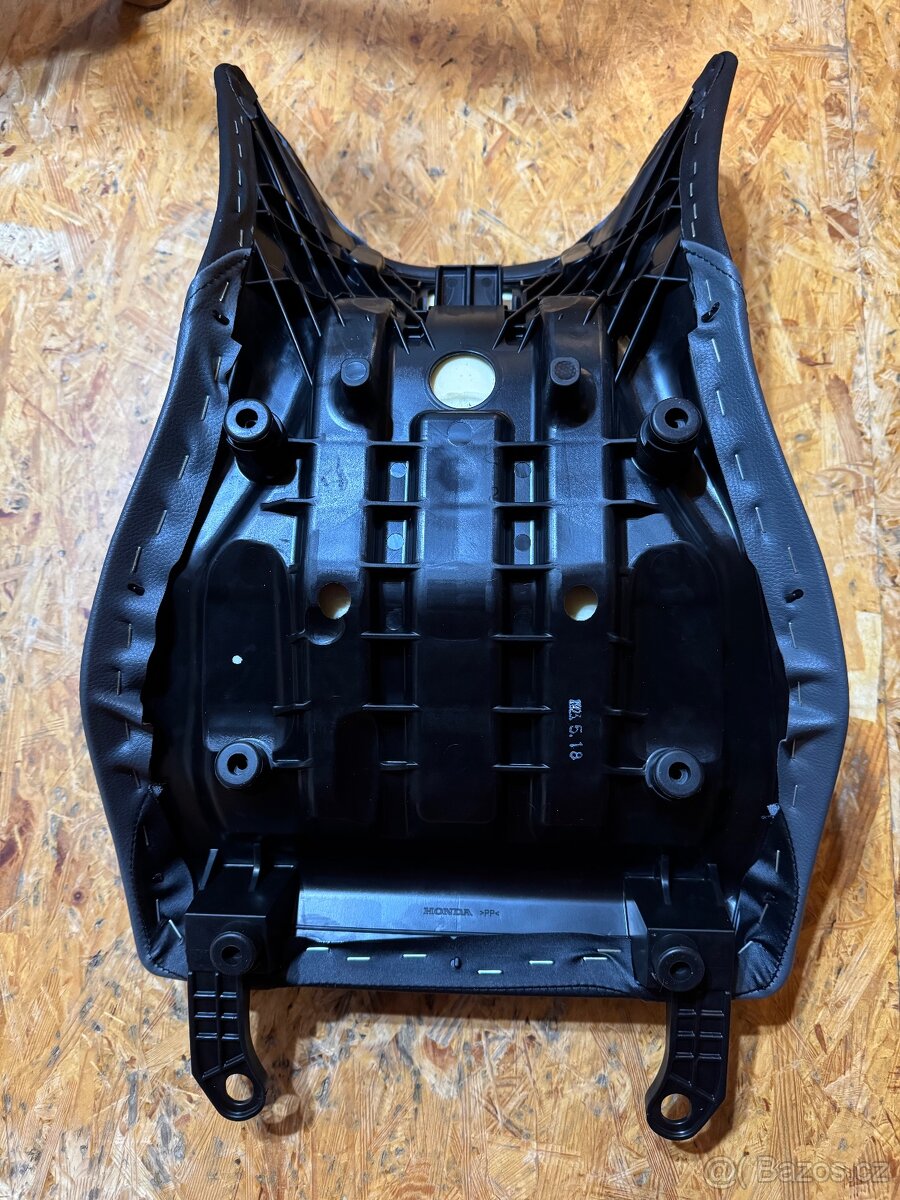 Honda NT1100-sedlo - 4