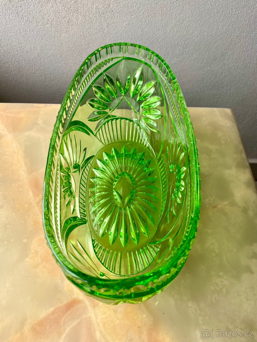 Zelená Skleněná Mísa Na Stůl - 4