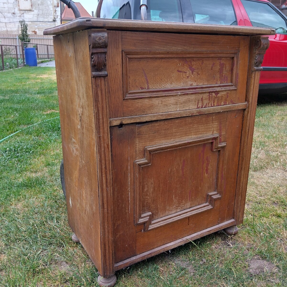 Starožitná skříňka - 4