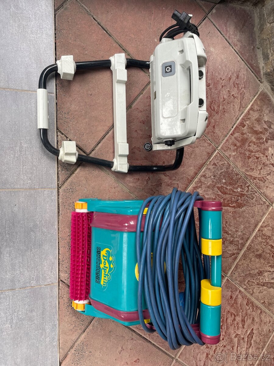 Prodám bazénový vysavač Dolphin - 4