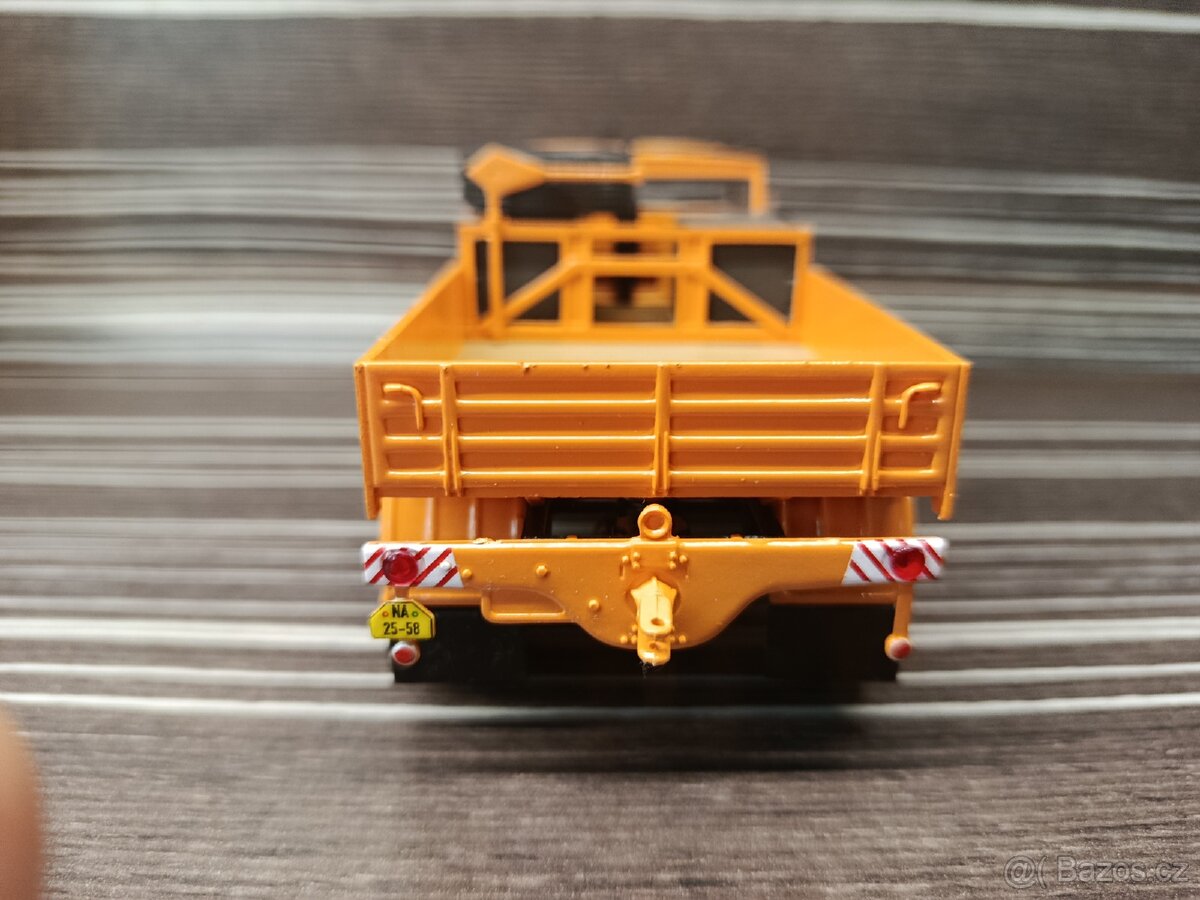 Tatra 813 1:43 Deagostini - 4